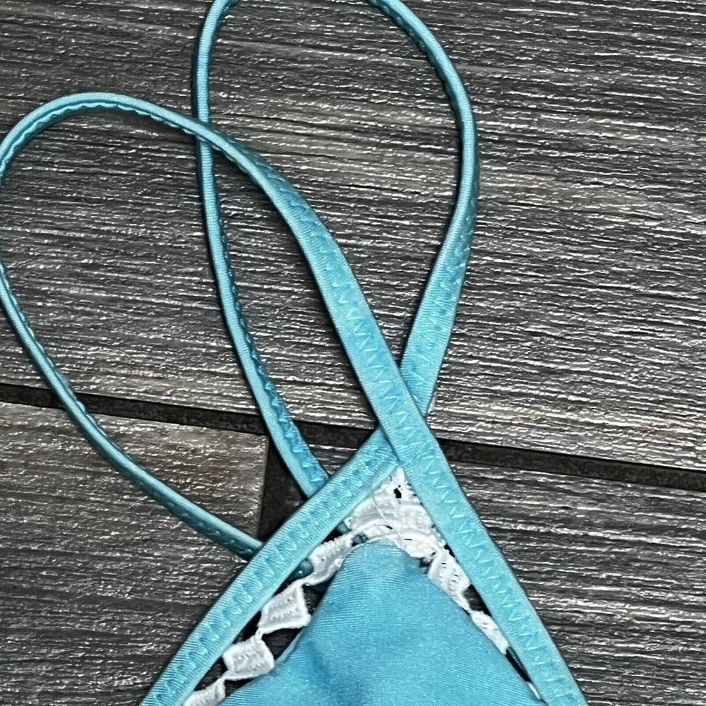 NWT Raisins Sunshine Fixed Tri Bikini Swim Top Large Juniors Blue Crochet Trim - Picture 14 of 14